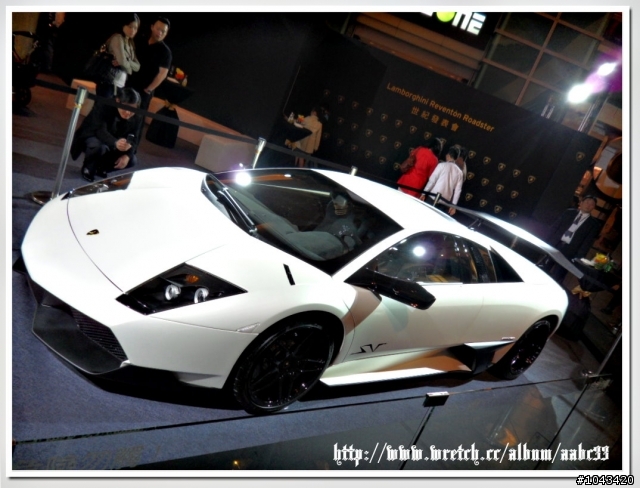 我也來貼Lamborghini Reventon Roadster