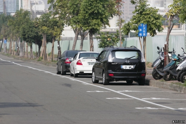 圖片更新!MAZDA5 之不專業開箱