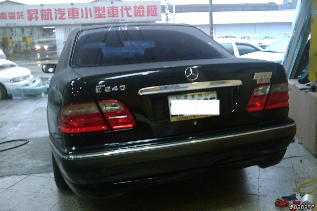 W210 Carlsson look 下包包覆卡夢貼紙 (看慣新車者請勿進入)