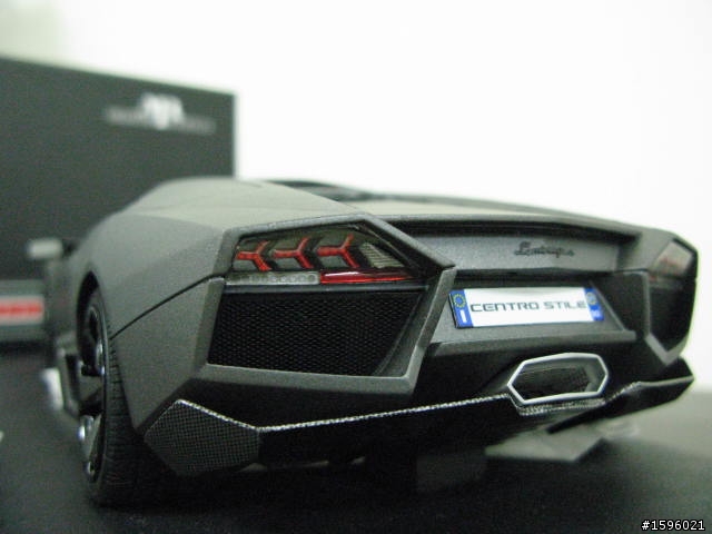 MR  1/18  LAMBORGHINI  Reventon