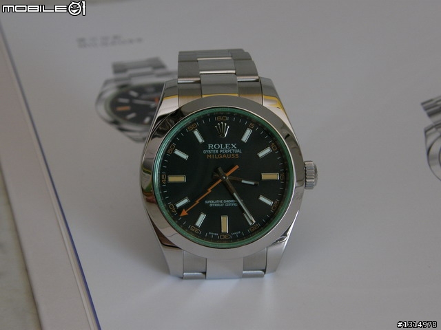 (已購買"分享"我的閃耀玫瑰金&璀璨綠玻璃)~想買Rolex女錶~這2種該挑哪隻?請大家給點意見~