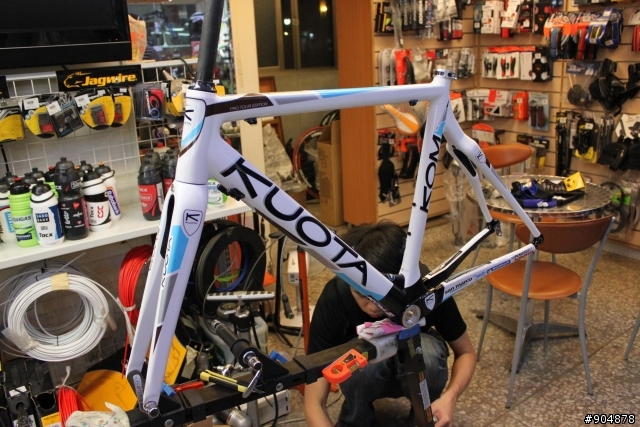 [開箱文]2010 AG2R KOM  車架開箱[成車圖補完]