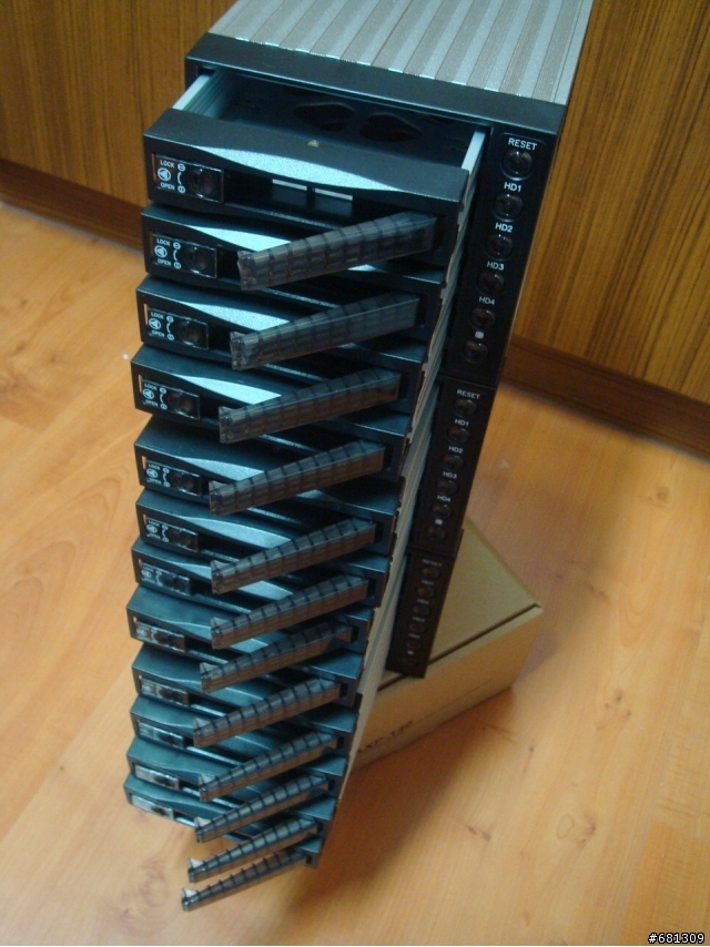個人陣列伺服器分享~I7 920+ASUS P6X58D Permium+12GB DDR3 1600