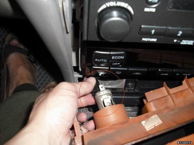 Sentra 180 中控台拆解流程(圖)