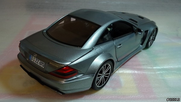 請推薦 1:18 車模展示櫃
