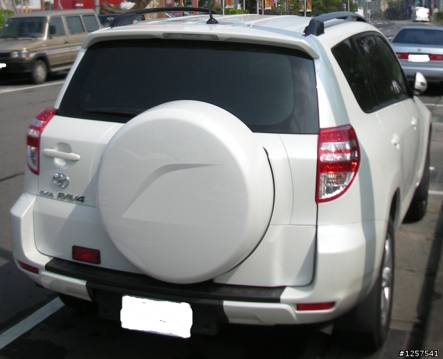 [開箱♡]正2010年式RAV4 2.4 E規之小白胖你回來了~♡(標配DENSO長效銥合金火星塞+後保桿有內鐵+DENSO油門踏板)