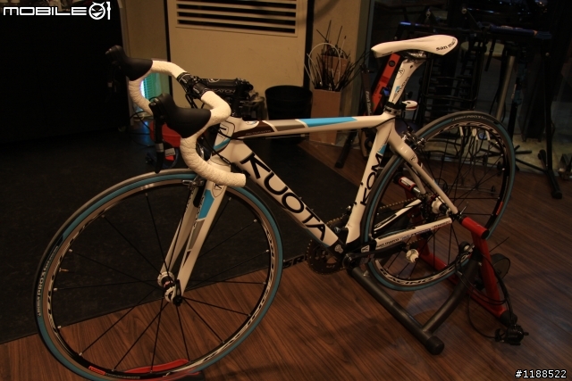 [開箱] 2010 KUOTA KOM ag2r 車隊版  ~~~  清新陽光 過年開箱