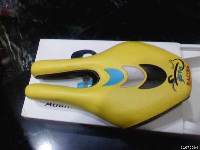 （開箱）ISM ADAMO RACING 人體工學 座墊