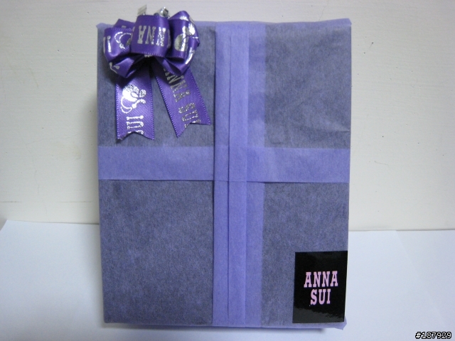 【分享】2008 耶誕禮物之 ANNA SUI 中夾 開箱文
