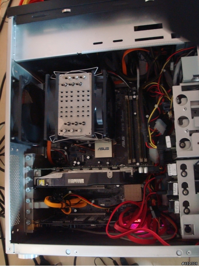 個人陣列伺服器分享~I7 920+ASUS P6X58D Permium+12GB DDR3 1600