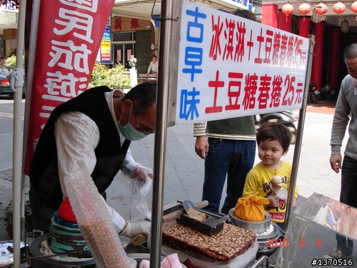 今天我又去《水仙宮》看修復古蹟的台藝大阿妹.....