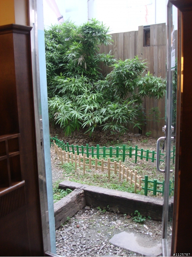 無意發現新店中正路咖啡館