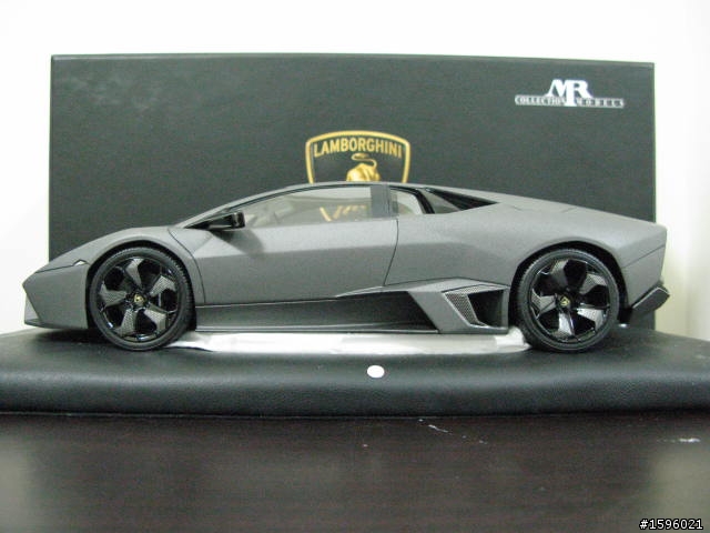 MR  1/18  LAMBORGHINI  Reventon