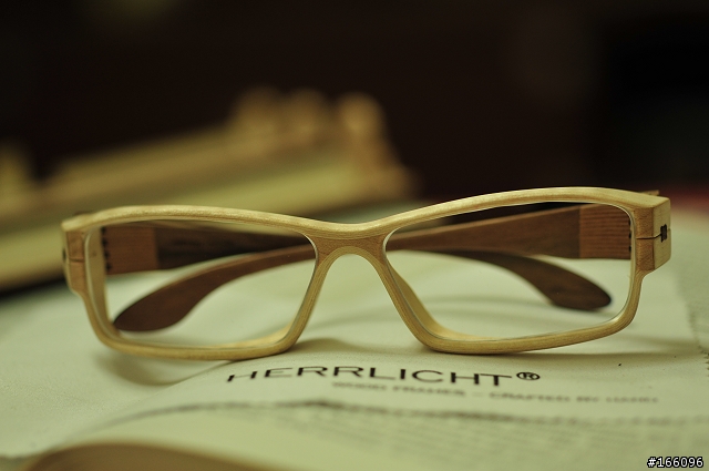 [分享] HERRLICHT 純手工木框眼鏡 - HL16