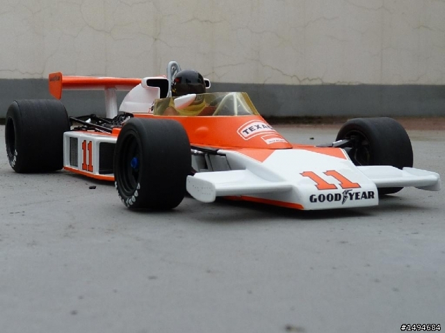 模型車收藏分享[028-Minichamps, 1/18, McLaren Ford M23, James Hunt, 1976]