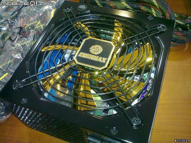 不專業開箱文 金牌ENERMAX 700W modu 87+