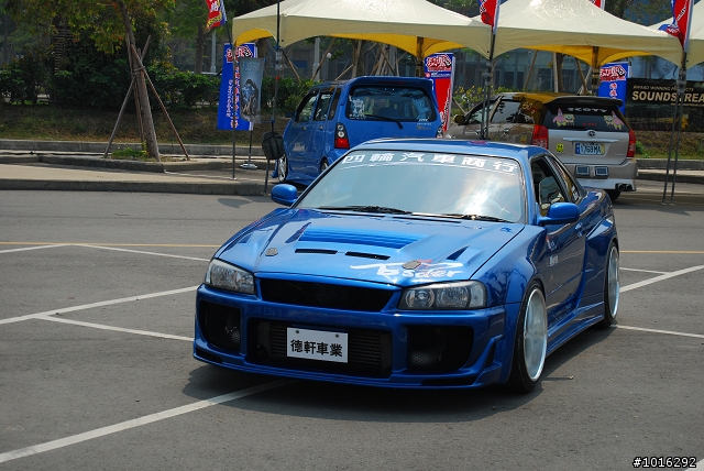 575、大黃蜂&R35 in夢時代