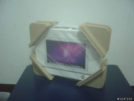 [非專業開箱-圖多] Macbook 小白快速開箱...圖片有點糊..