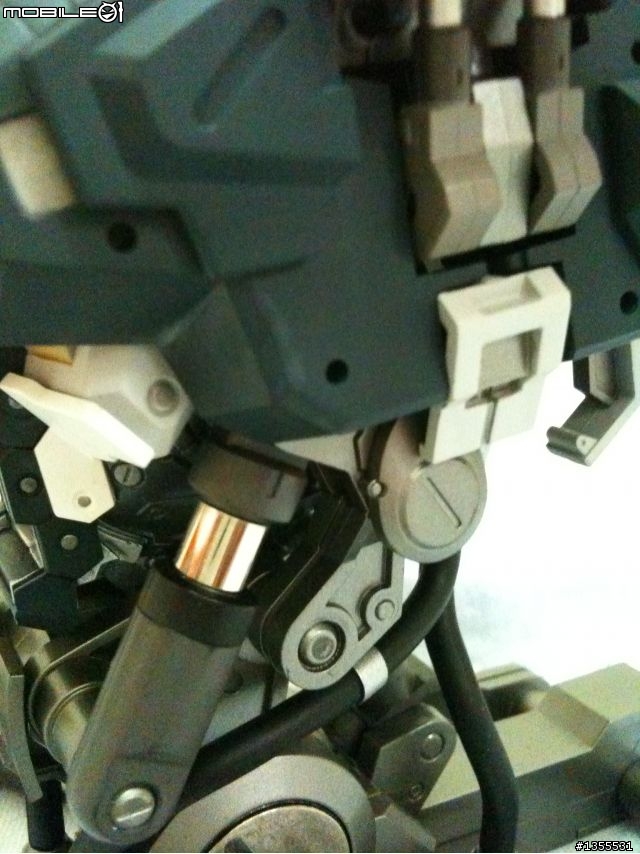 【心得】FORMANIA RX-93 NU鋼彈 半身胸像...開箱文