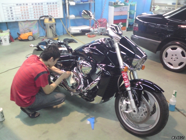 5/25辣妹跟土地親吻了Suzuki M109R 1800cc - 史上最重八字環島 hahha. 單車.人\  重550 kg 以上
