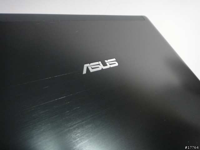 『外型再進化 輕薄美型機 』ASUS UL30Vt
