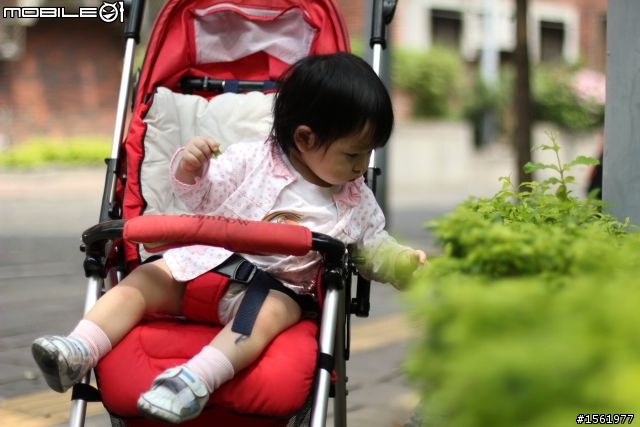 Canon 550D+50mm F1.4 戶外拍小孩