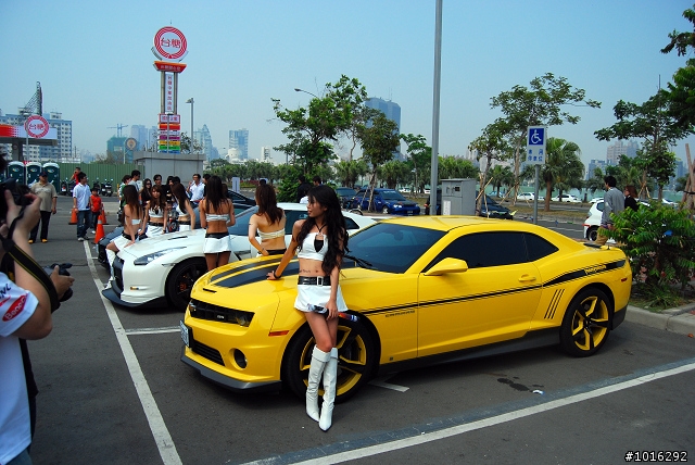 575、大黃蜂&R35 in夢時代