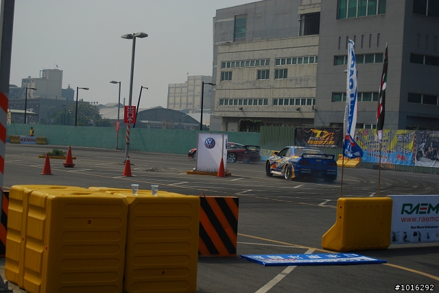 575、大黃蜂&R35 in夢時代