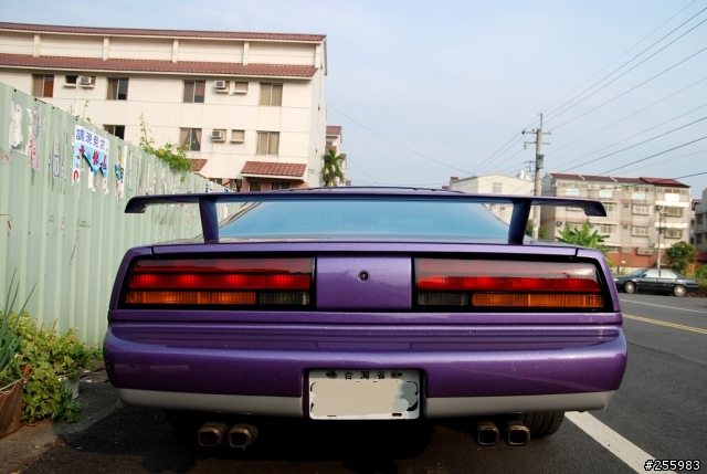 請問這是什麼車????