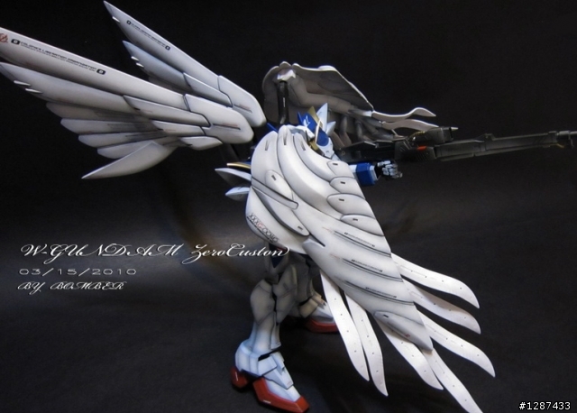 BOM小弟第四彈   PG-Wing GUNDAM Zero Custem  之嘔心泣血之作
