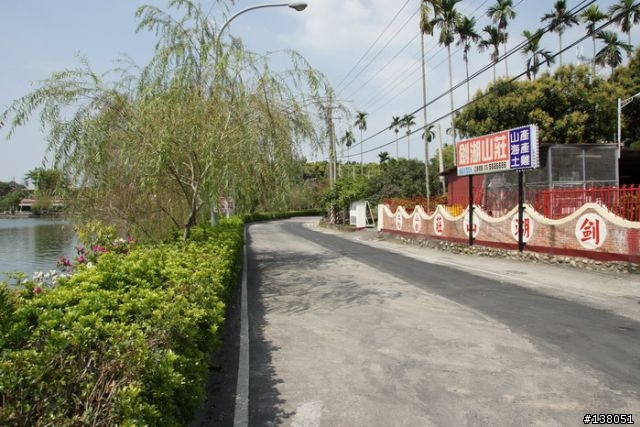 天氣不錯,背著我的A550出去拍拍...