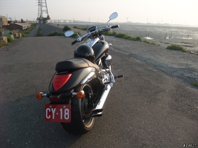 5/25辣妹跟土地親吻了Suzuki M109R 1800cc - 史上最重八字環島 hahha. 單車.人\  重550 kg 以上