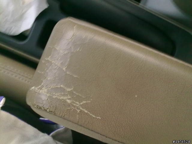 請問汽車皮椅如果龜裂，可以去哪裡更換呢??(高雄)