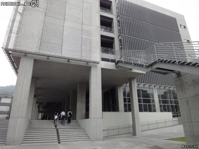 實踐大學新圖書館開箱文(圖多)!!!(啊箱勒= =)