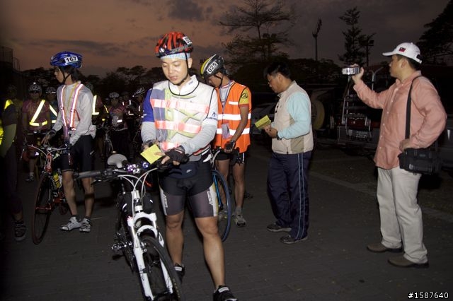 偷‧拍   2/27瘋300K選手英姿  選手們，敬請自行取用^^