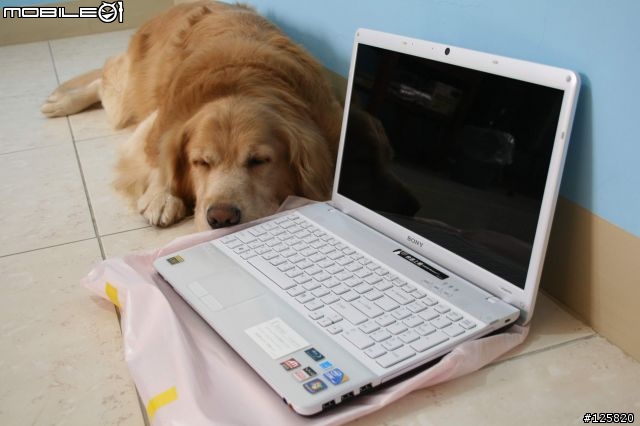 Sony Vaio  VPCEB17FW/W 等很久之簡易開箱文