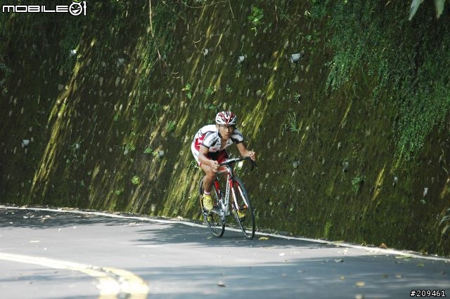 環台賽第6站第2登山點前1KM，PRO也是騎得很辛苦