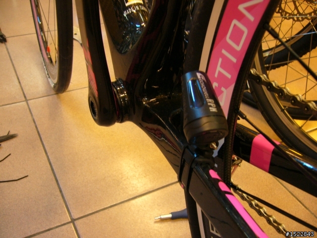 女王的第一台公路車2010 GIANT  AVAIL AD