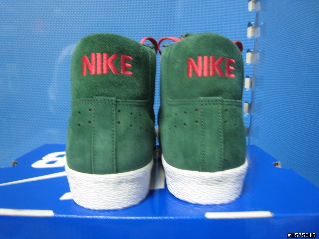 開箱文~NIKE SB 綠葉BLAZER