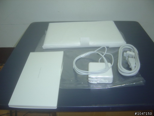 [非專業開箱-圖多] Macbook 小白快速開箱...圖片有點糊..