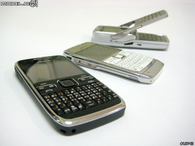 [分享] Nokia E72 隨時隨地，一手掌握工作優勢