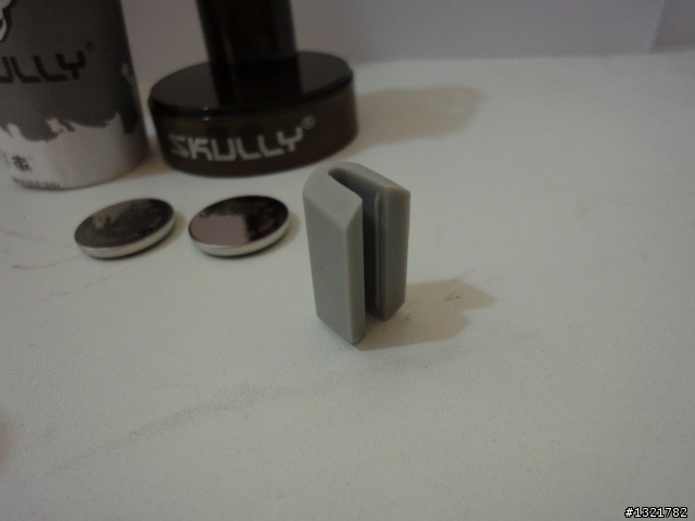 閃到瞎！爆亮骷髏燈SKULLY  分享