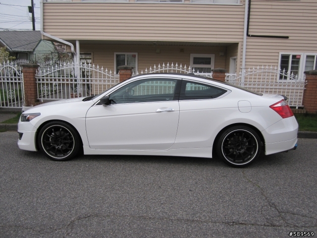 [賞圖賞車]隨手拍到的HONDA ACCORD8 COUPE 很帥~ 更新一些照片