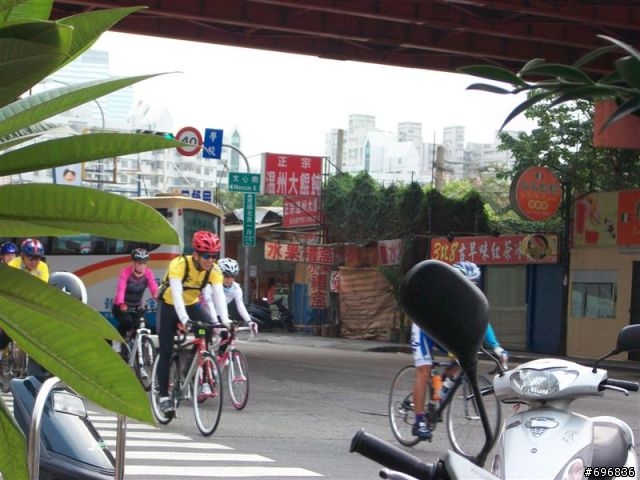 3月7日跟車友為NS300K準備，約騎台中-嘉義來回