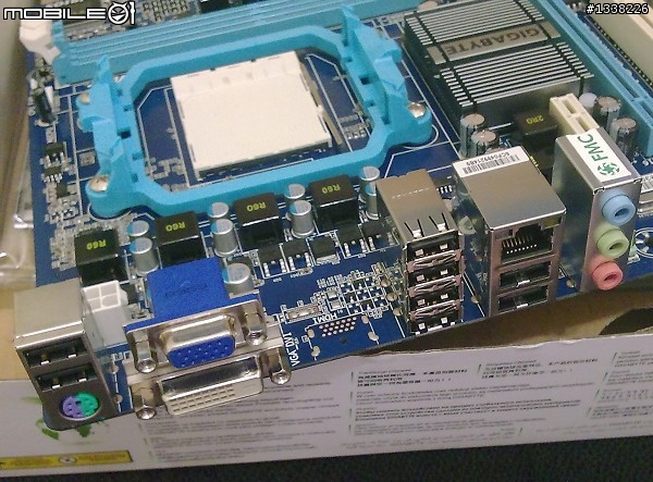 [開箱]技嘉MA74GM-S2與肥嫩 II X3 705e的成功開核初體驗