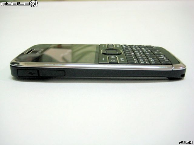 [分享] Nokia E72 隨時隨地，一手掌握工作優勢