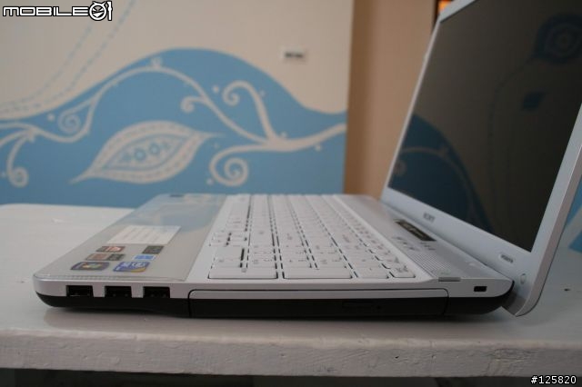 Sony Vaio  VPCEB17FW/W 等很久之簡易開箱文