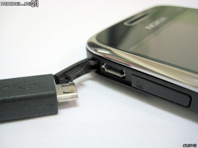 [分享] Nokia E72 隨時隨地，一手掌握工作優勢