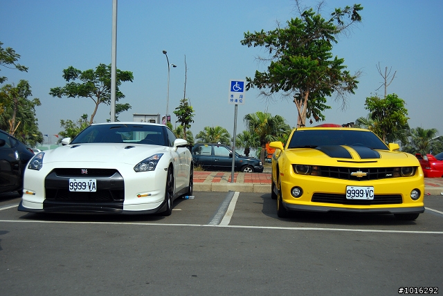 575、大黃蜂&R35 in夢時代