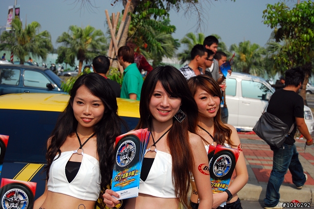 575、大黃蜂&R35 in夢時代